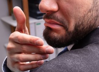 Come curare la forfora in maniera naturale